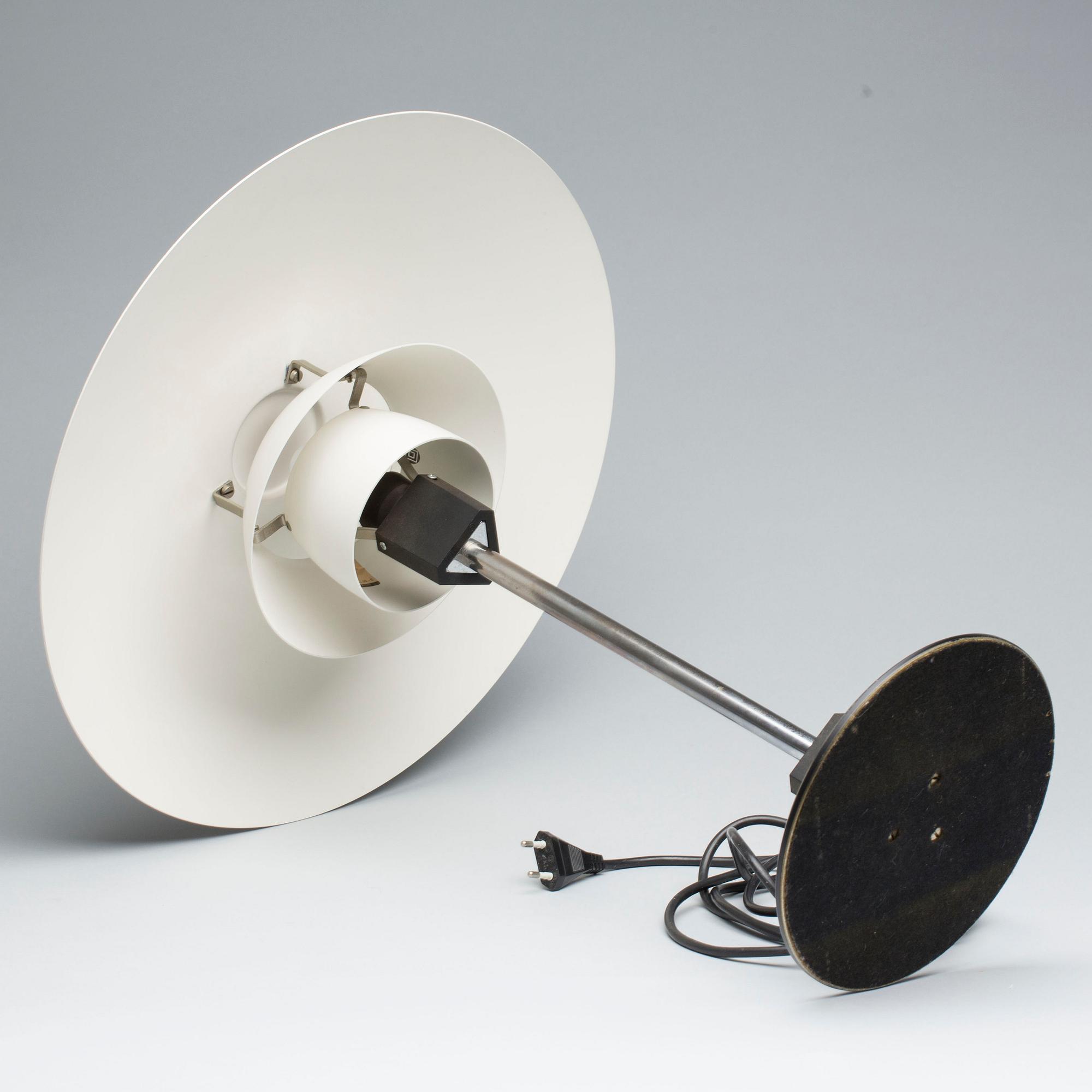 BORDSLAMPA, PH-4/3, Poul Henningsen, Louis Poulsen, Danmark.