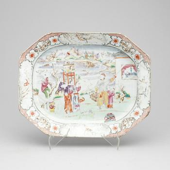 STEKFAT, 2 st, porslin. Qing dynastin, Qianlong (1735-96).