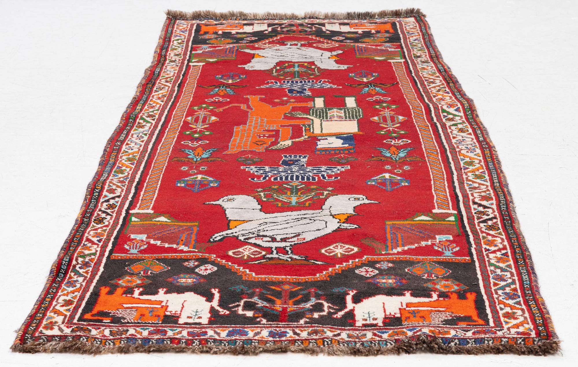 A Shiraz runner, approx. 245 x 89-92 cm.