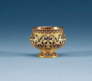 838. A Russian gold and enamel charka, marks possibly of Alexander Tillander, S:t Petersburg 1880-1900.