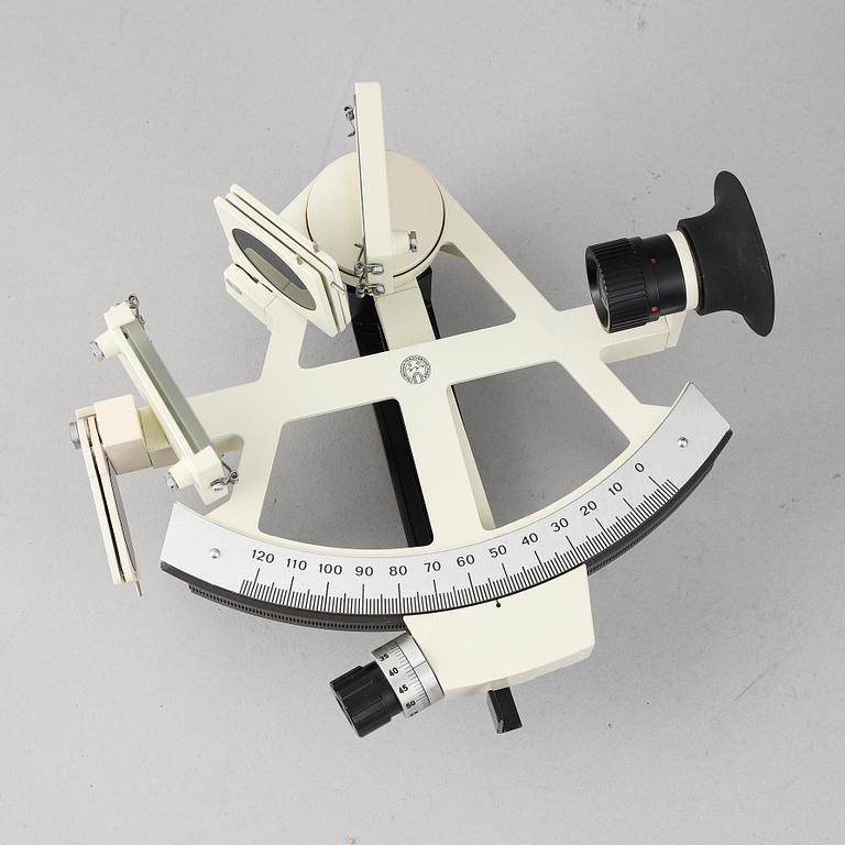 Yachtsextant, VEB Frieberger Präzisionsmechanik, Freiberg, Germany, 1988.