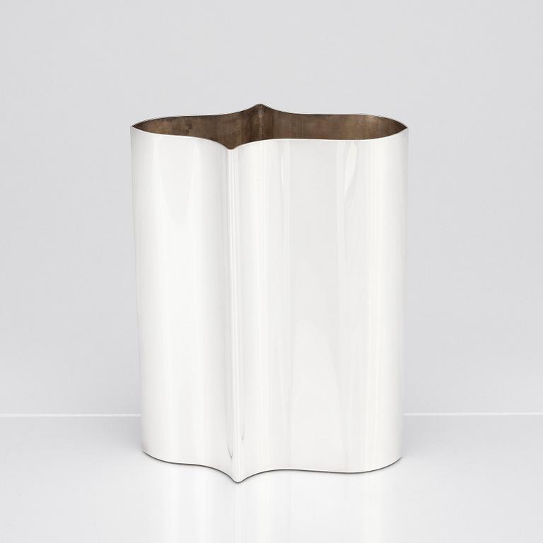 Theresia Hvorslev, a sterling silver vase, Lidköping Sweden 1979.