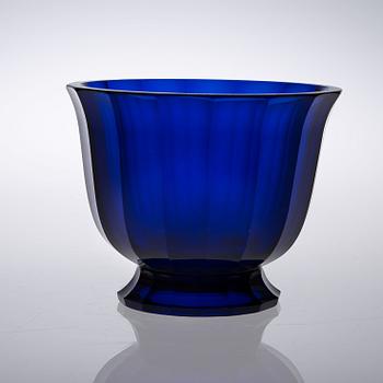 A Josef Hoffamann facet cut blue glass bowl, Wiener Werkstätte, Moser Karlsbad.