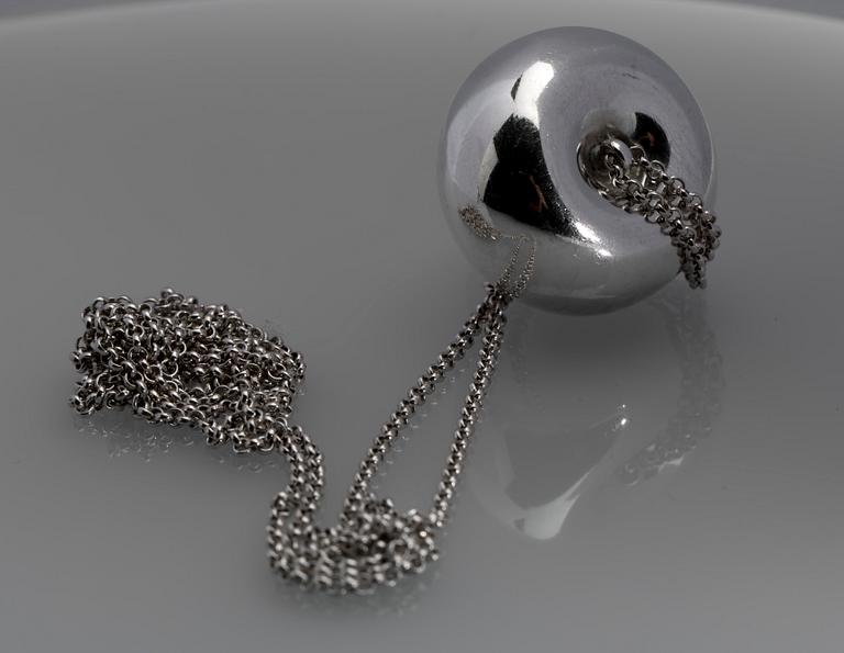 HALSMYCKE, sterlingsilver, Helle Damkjaer för Georg Jensen, Danmark, 2010. Vikt ca 26 g.