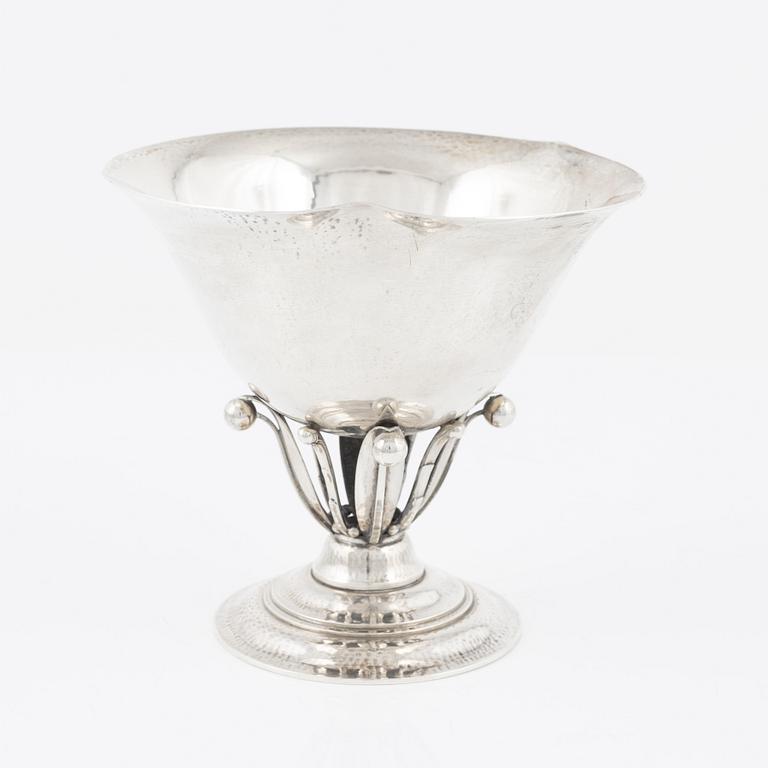 Johan Rohde, skål, sterling silver, modell 17B, Firma Georg Jensen, Köpenhamn 1925-32.