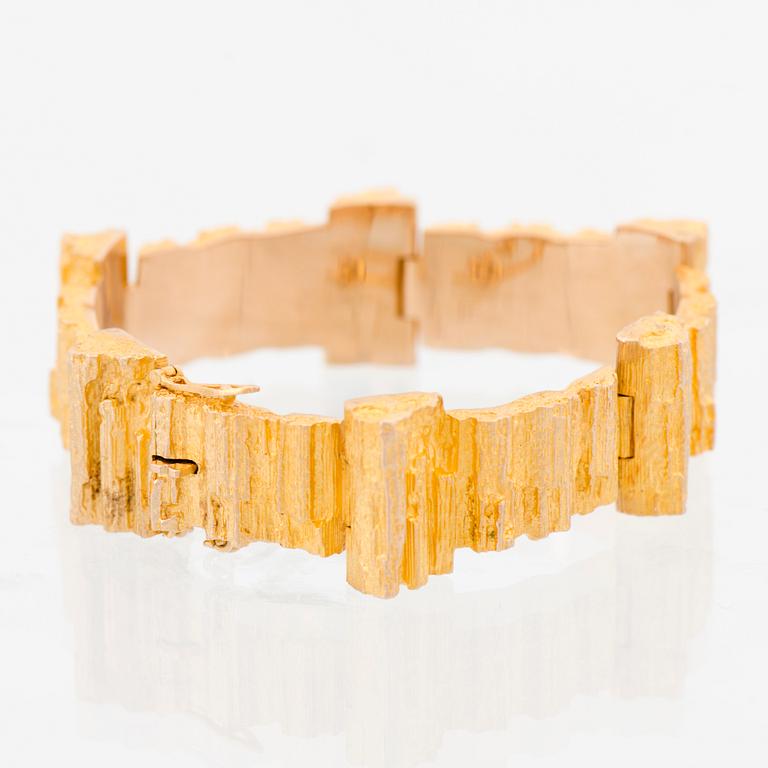 A BJÖRN WECKSTRÖM BRACELET, 'Mystica', 14K gold. Lapponia 1977.