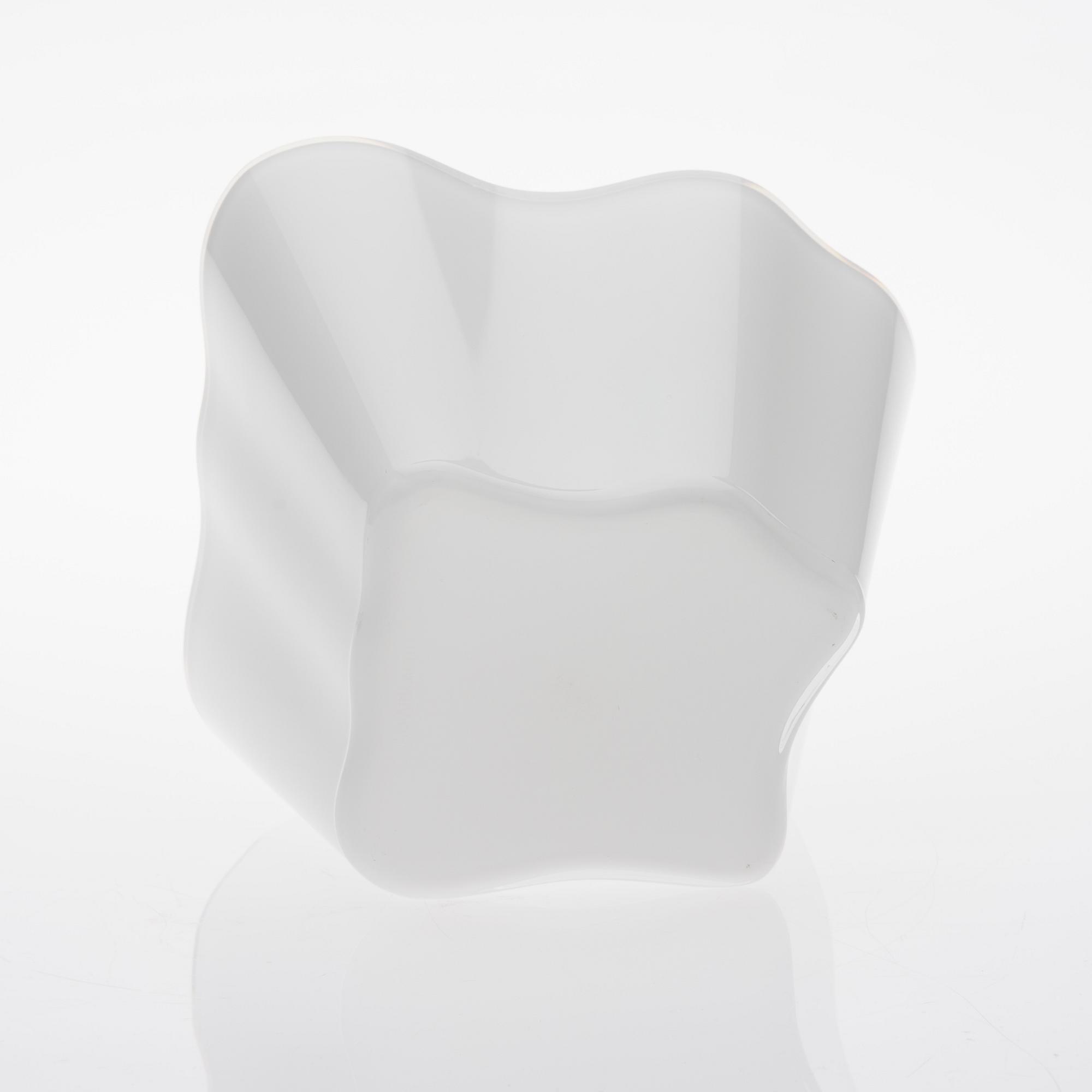 ALVAR AALTO, GLASSKULPTUR, 4 DELAR. Aalto-blomman. Sign. Alvar Aalto. Iittala 1980/90-talet.