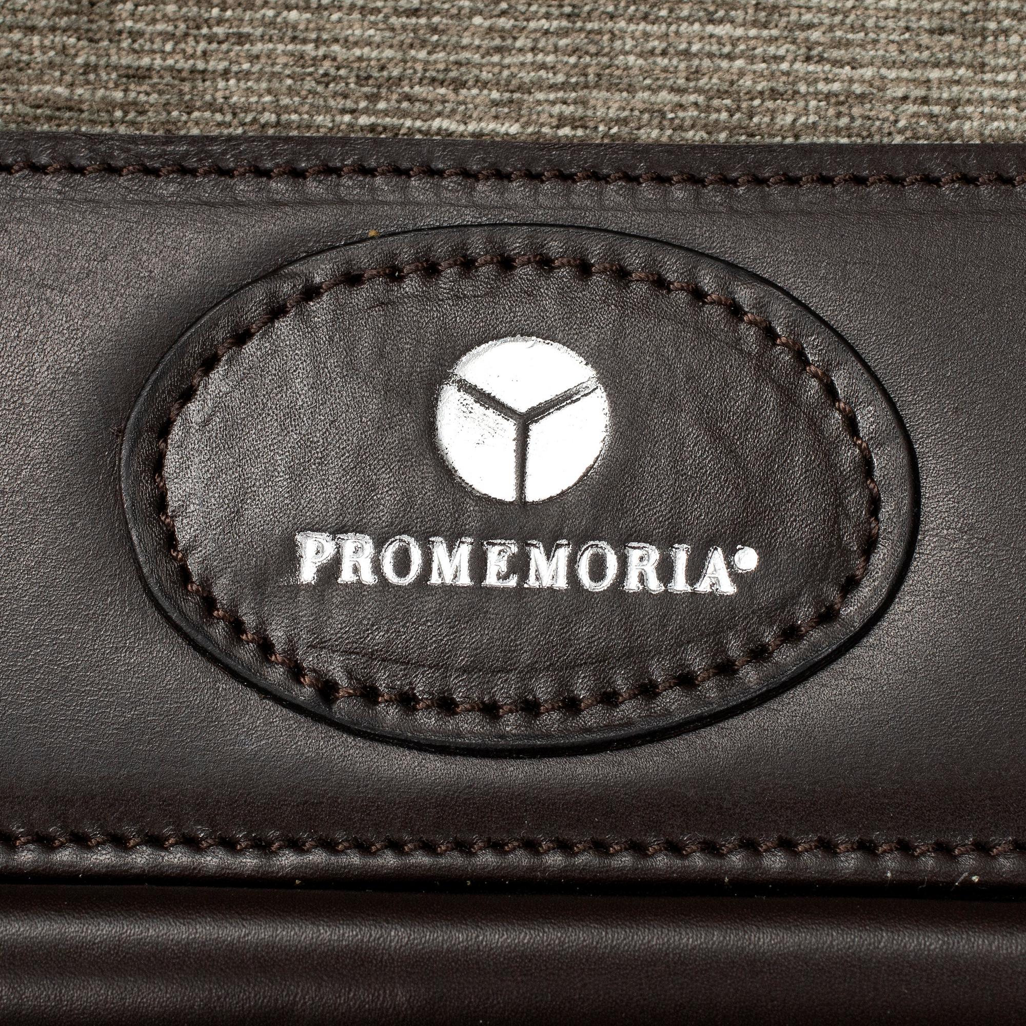 An contemporary 'Vittoria' office chair by Romeo Sozzi for Promemoria furniture.