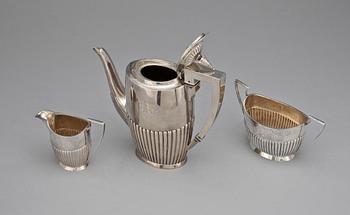 KAFFESERVIS, 3 delar, silver, Finland 1917 resp Sheffield 1912-13. Totalvikt ca 800 gram.