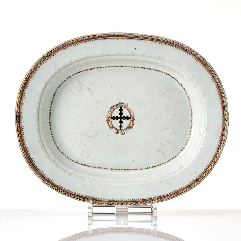 A famille rose armorial dish with cover, Qing dynasty, Qianlong (1736-95).