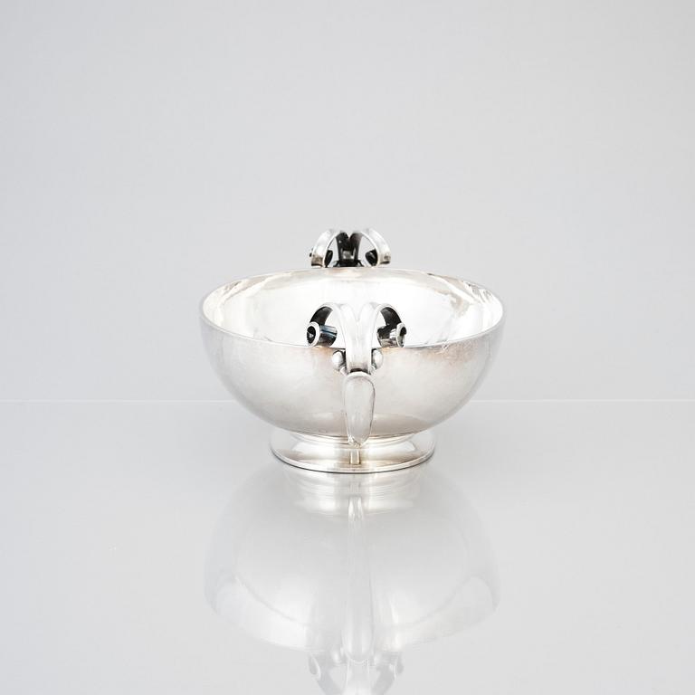 Harald Nielsen, a sterling silver jardinière, Georg Jensen, Copenhagen 1945-77, design nr 622B.