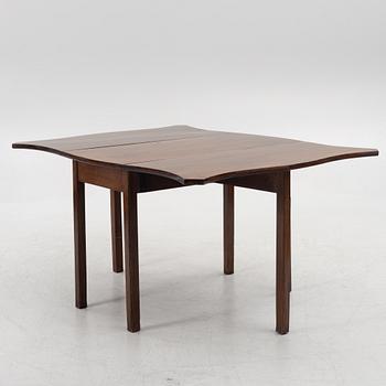 Drop-leaf table, England, 19th Century.