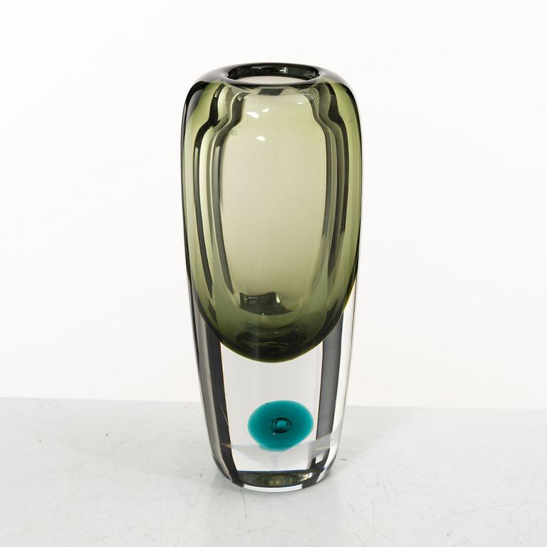 Saara Hopea, a 'Bubble' glass vase, Nuutajärvi Notsjö, Finland 1957.
