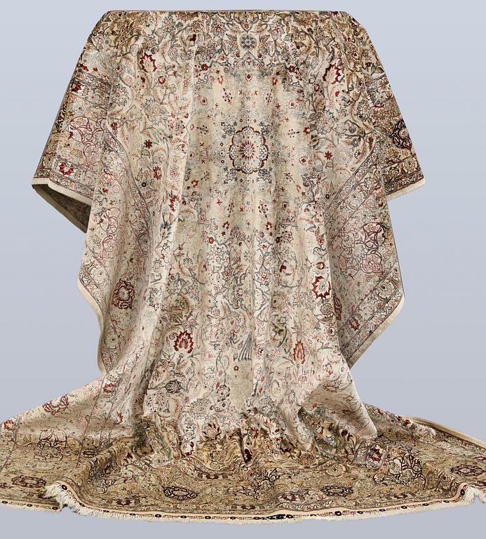 Matta, orientalisk, silke, ca 280 x 184 cm.