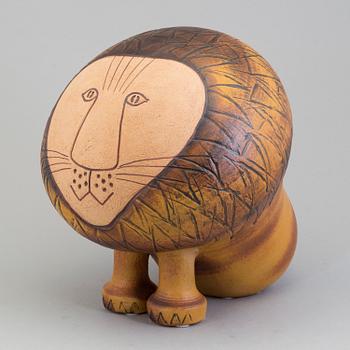 A stoneware sculpture "Lejon Maxi" by Lisa Larson, Gustavsberg.