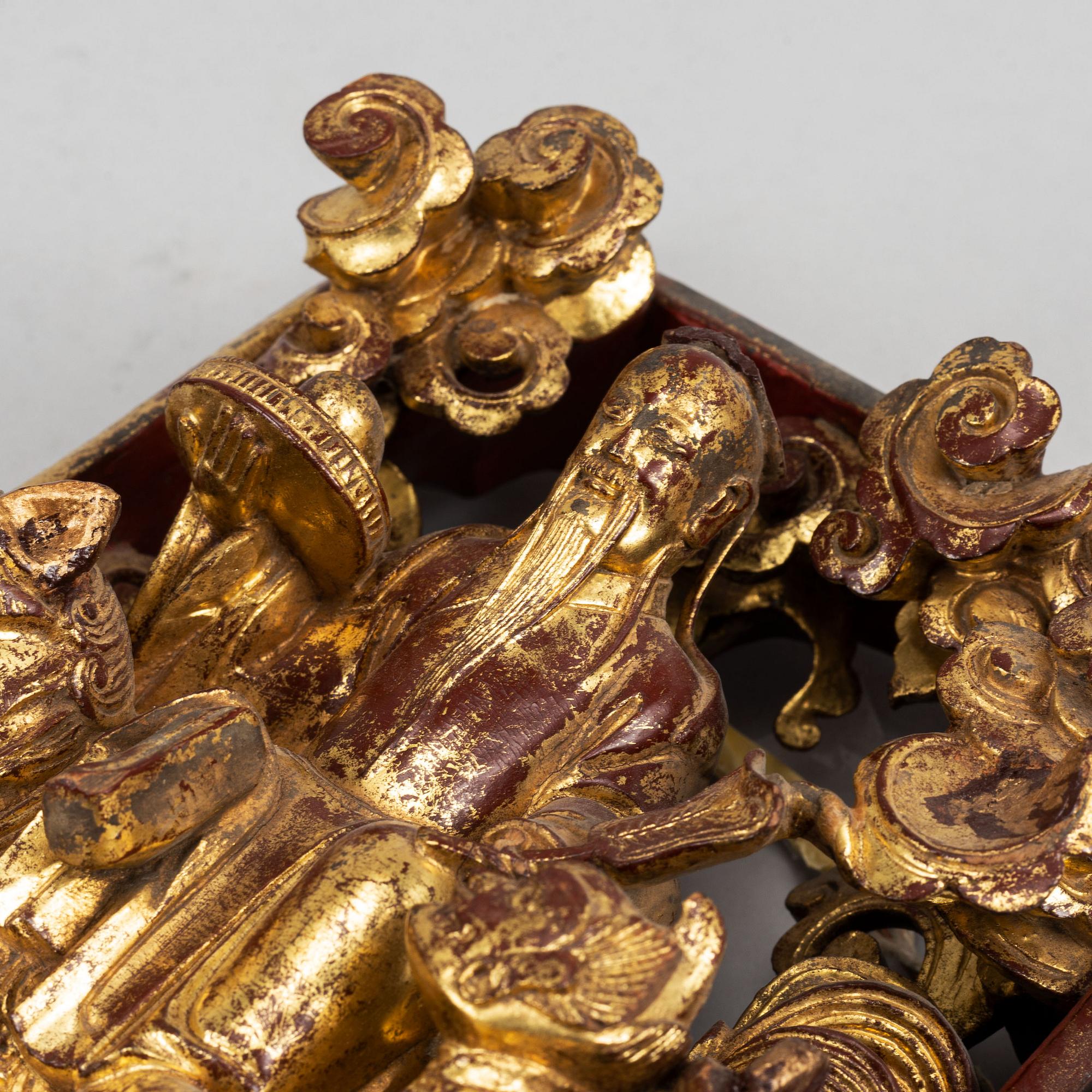 Two sculptured wooden panels, Qing dynasty, 19th Century.