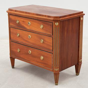 BYRÅ, sengustaviansk stil, 1900-tal.