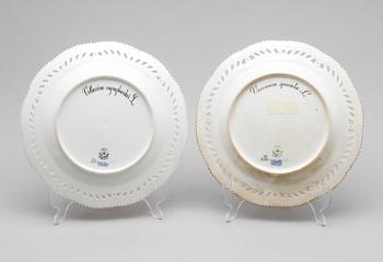 FAT, porslin, 2 st, "Flora Danica", Royal Copenhagen.