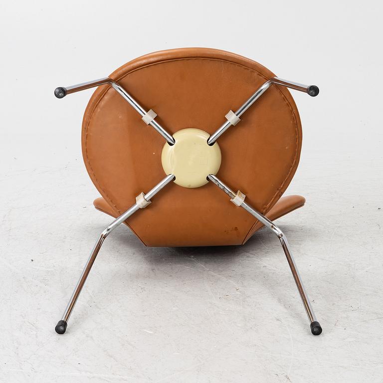 Arne Jacobsen, 4 chairs, "Series 7", Fritz Hansen.