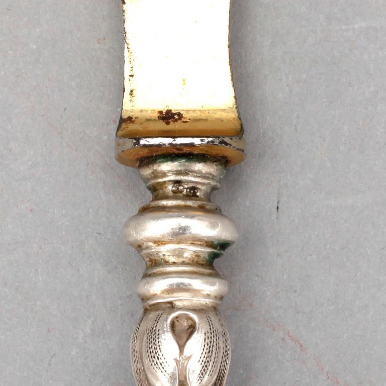 KNIVAR, 4 st, silver och metall, svenska stämplar, 1800-talets andra hälft.