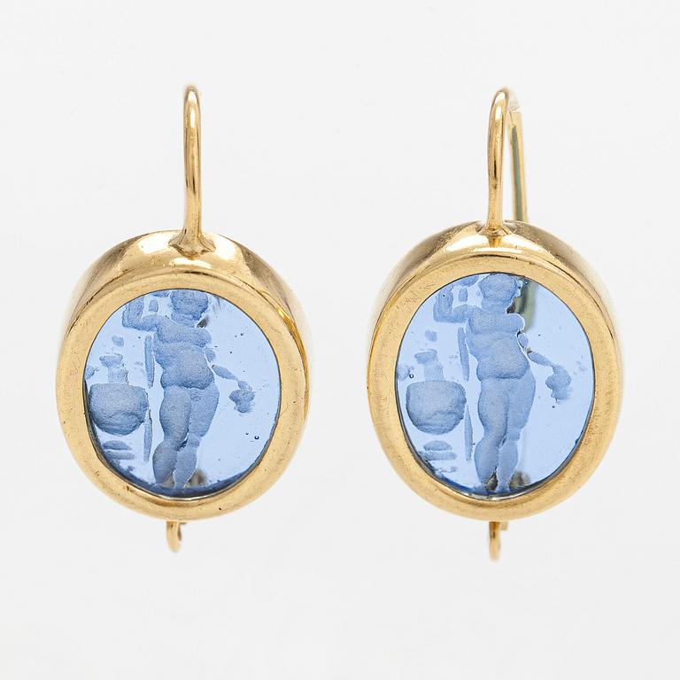 A pair of 18K gold earrings, with glass intaglio, Tagliamonte, Italy.