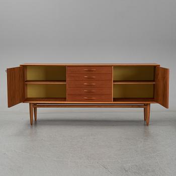 SIDEBOARD, teak, ca 1950-60-tal.