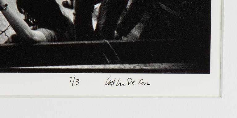 Carl Johan De Geer, fotografi, signerat 1/3.