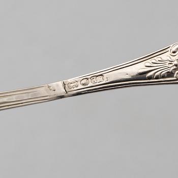 A Silver Cutlery "Kings Pattern", including PA Nordin, Hudiksvall 1869, Goldsmiths & Silversmiths Co Ltd, London 1906.