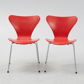 Arne Jacobsen, five red 'Series 7' chairs, Fritz Hansen, Denmark, 1972.