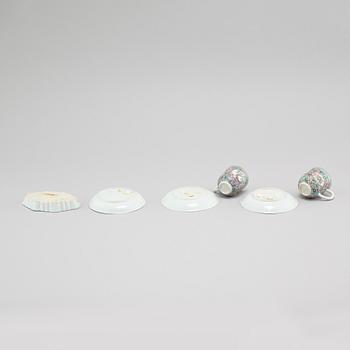 Two porcealin cups with saucers and a small dish from China, 18th century.
