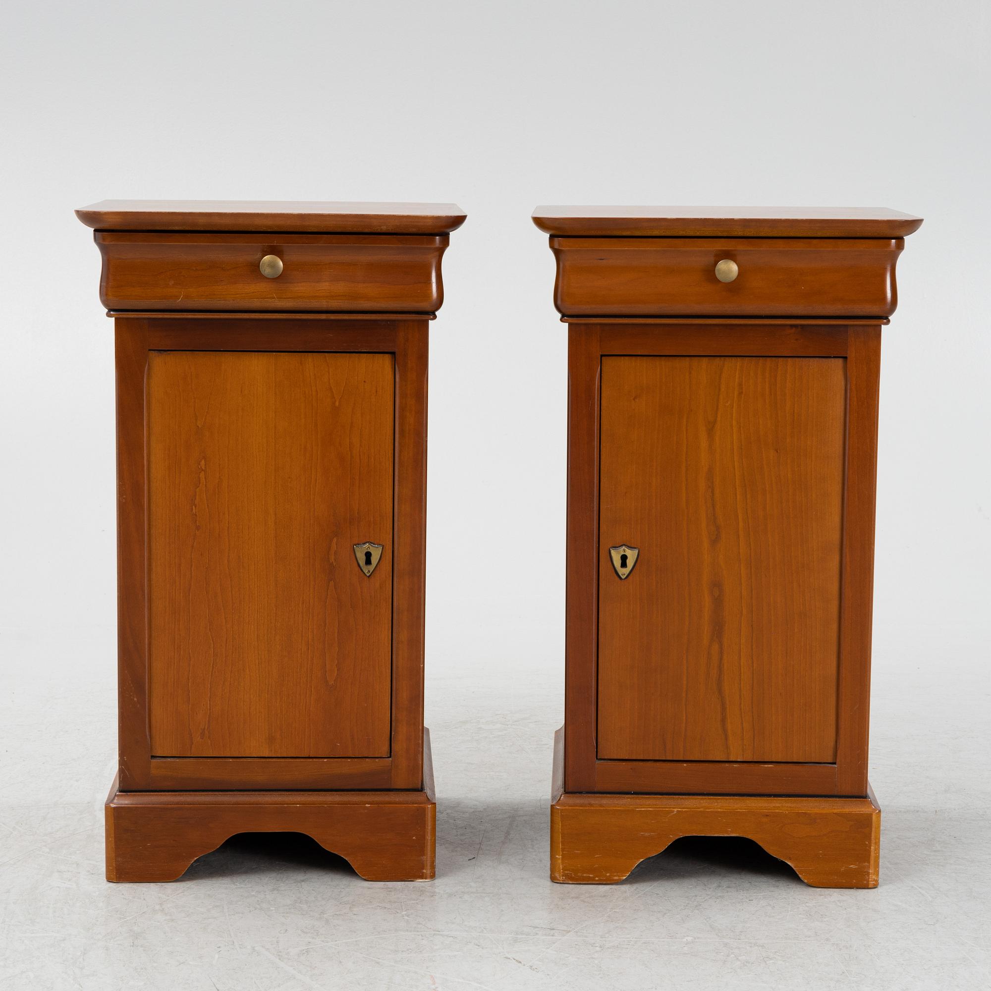 Sängbord, ett par, Grange, Frankrike, sent 1900-tal.