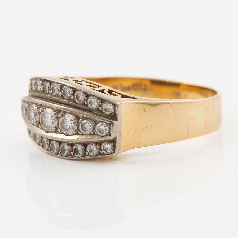 Ring in 18K gold set with round brilliant-cut diamonds, Stigbert.