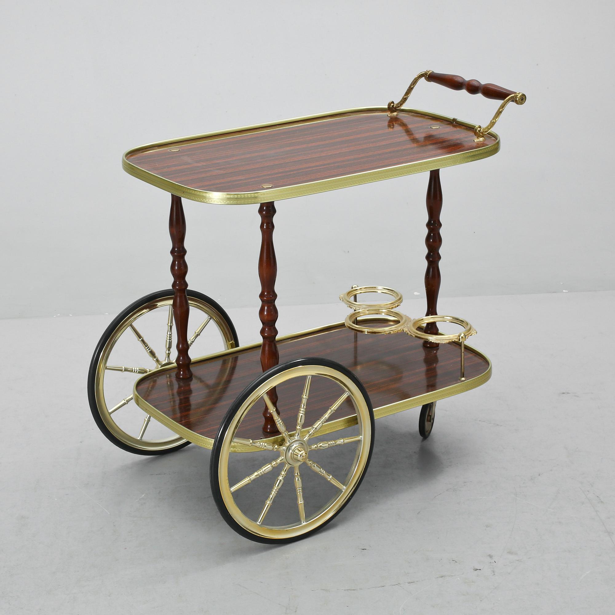 SERVERINGSVAGN, 1900-talets andra hälft.