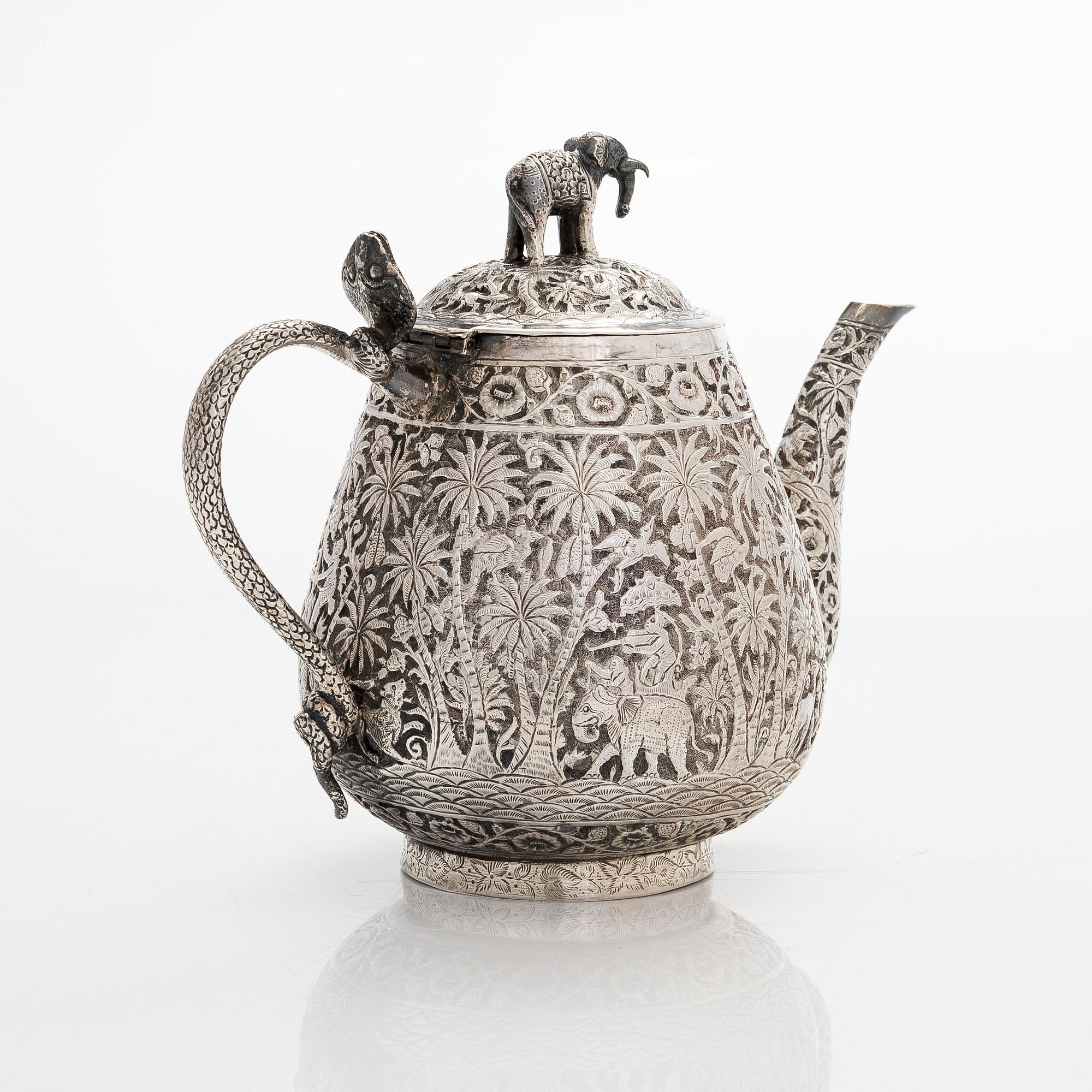 Tekanna, silver, finska importstämplar, H. Bergman, Helsingfors 1967.