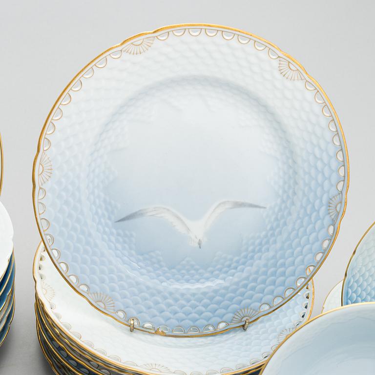 Bing & Grøndahl, a 66-piece 'Måsen' porcelain dinnerware set, Denmark.