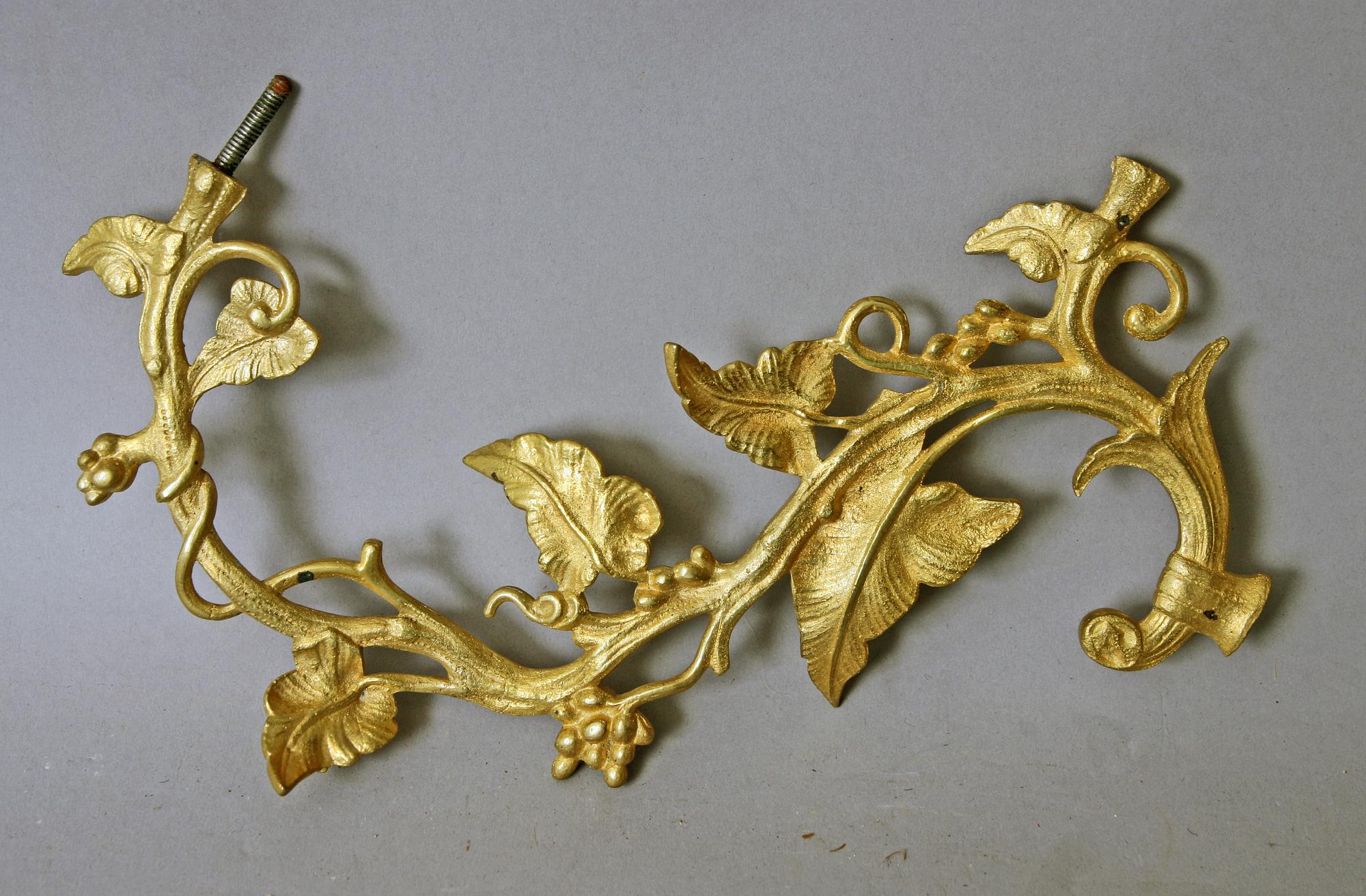 LJUSKRONEDELAR, förgylld metall, 1900-tal.