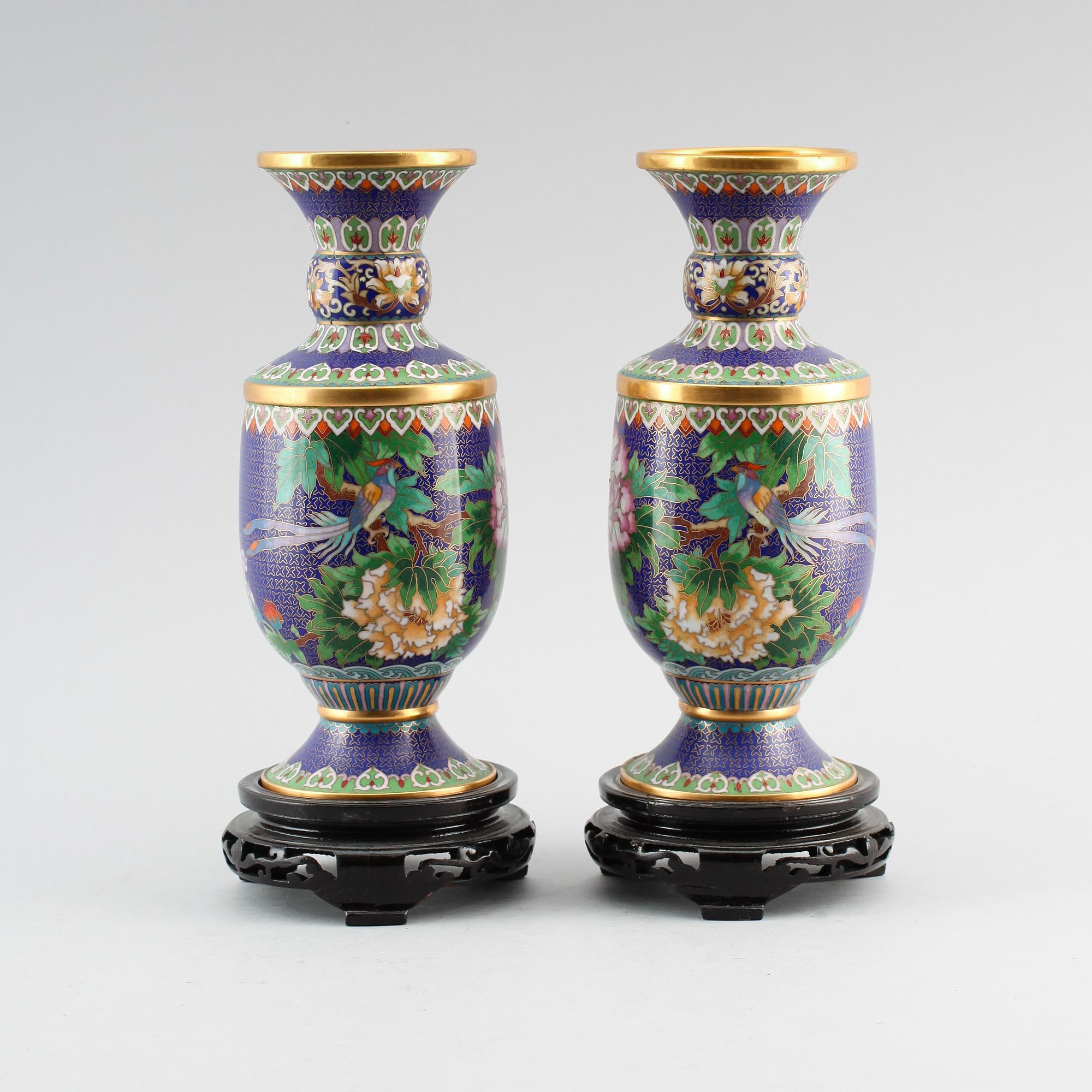 VASER, 1 par, cloisonné, Kina, 1900-tal.