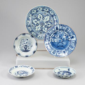 Five blue and white dishes, Ming dynasty (1368-1644).