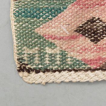 VÄVNADER, 2 st., olika, signerade MMF (Märta Måås-Fjetterström), en ca 29,5x31,5, en ca 34,5x33,5 cm.