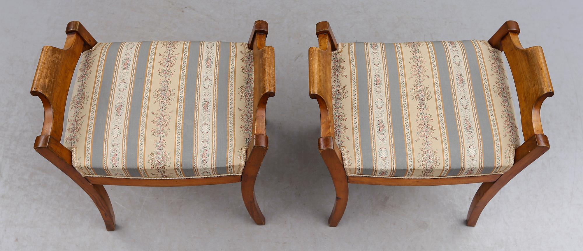 TABURETTER, 1 par, Karl Johan, 1800-talets mitt.