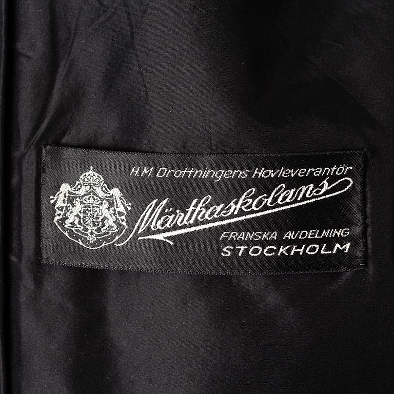 A ladies silk coat, Märthaskolan, Stockholm.