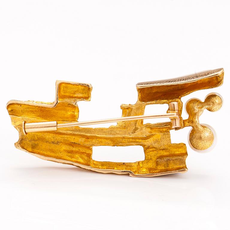 BJÖRN WECKSTRÖM, A BROOCH Bow of Argo 14K gold, cultured pearls. Lapponia 1969.