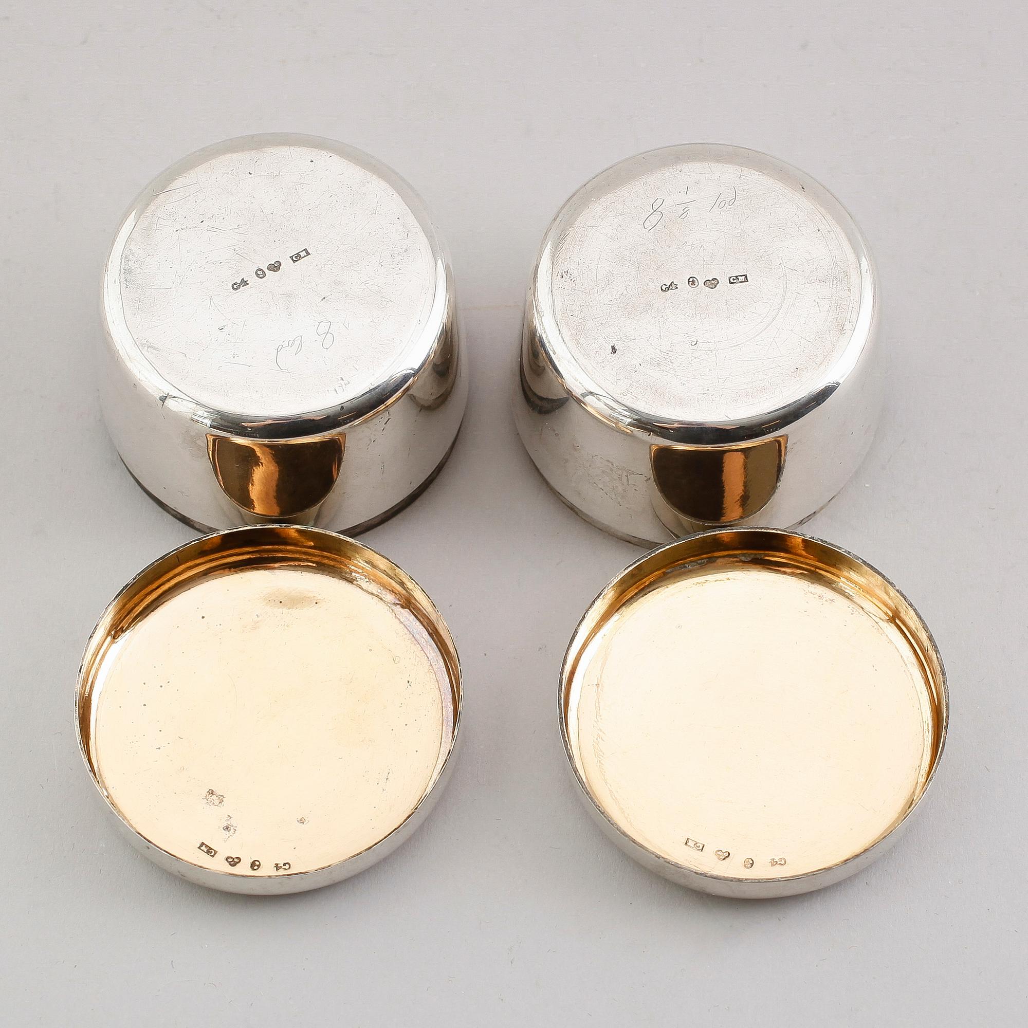 TOILETTEDOSOR, 1 par, silver, Gustaf Möllenborg, Stockholm 1837. Vikt ca 210 gram.