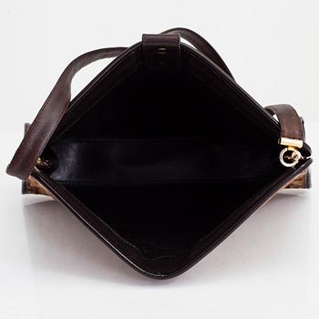 Christian Dior, väska, plånbok, portmonnä och två scarf.