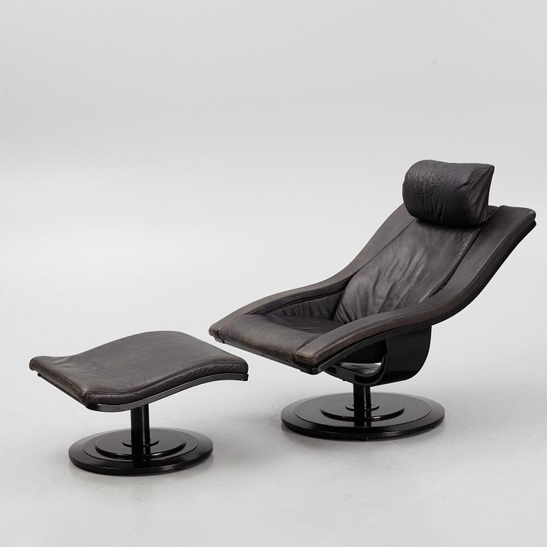 Takashi Okamura & Erik Marquardsen, a "Wave" armchair with ottoman, Nelo, 1970's.