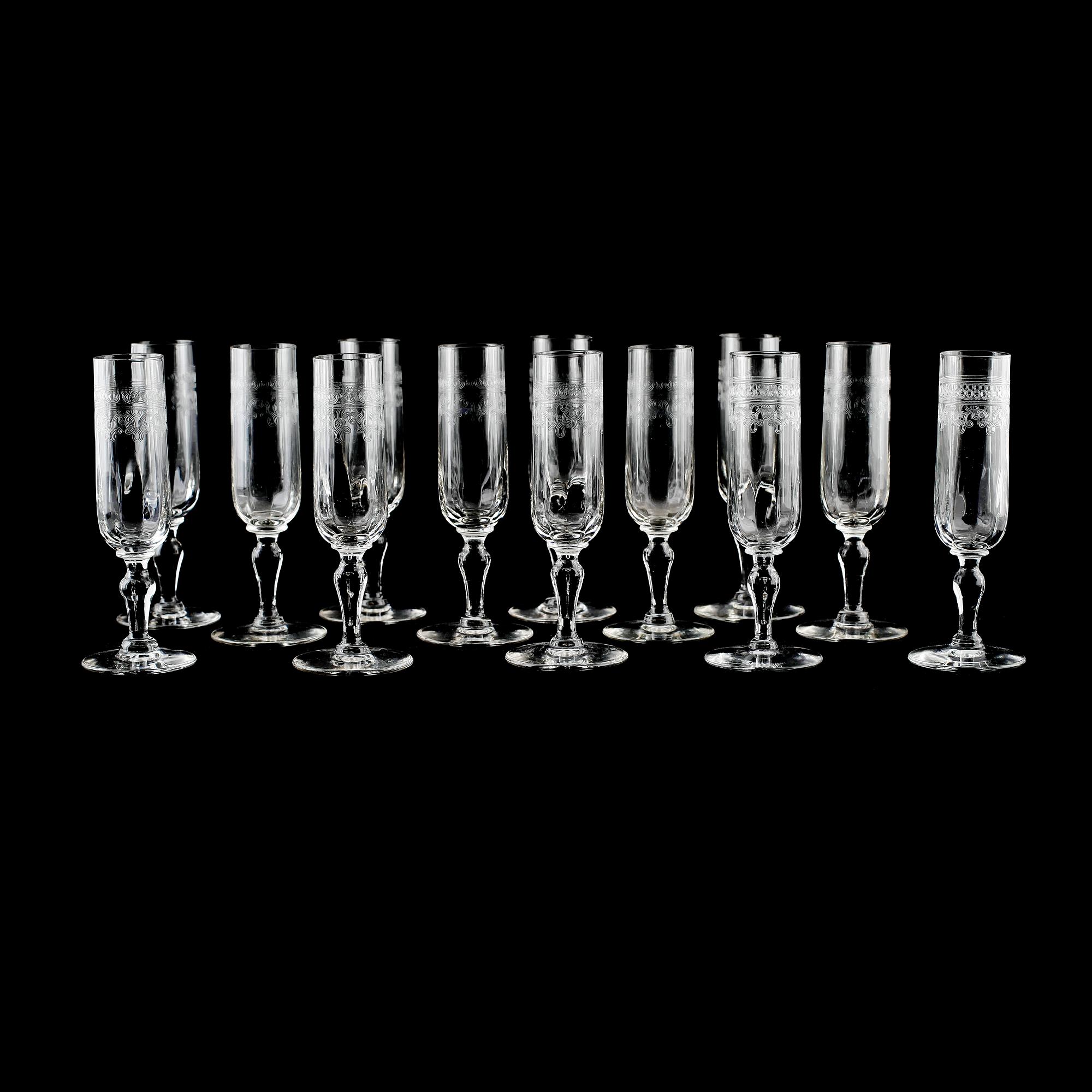 CHAMPAGNESTRUTAR, 13 st, glas, omkring år 1900.