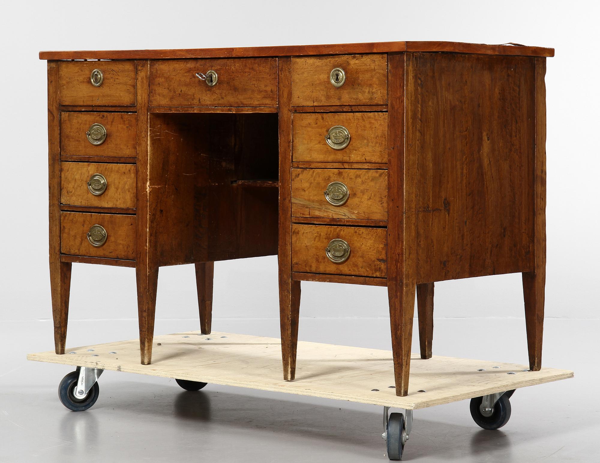 SKRIVBORD samt STOL, 1800/1900-tal.