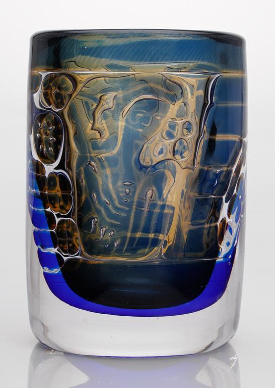 An Edvin Öhrström ariel glass vase, "Gondoljären", Orrefors 1966.