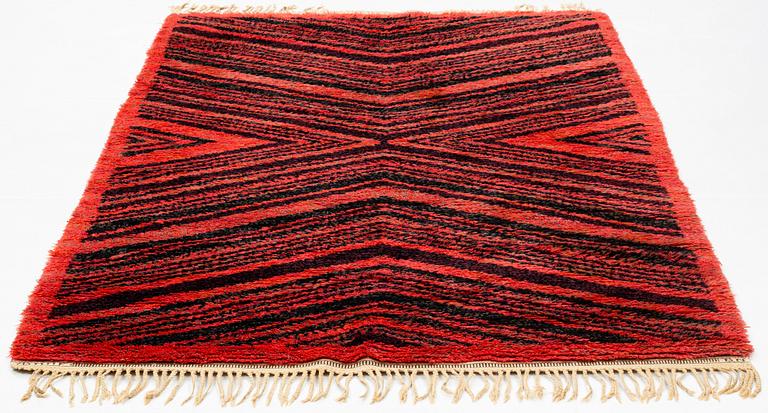 Märta Måås-Fjetterström, a carpet, "Tigerfällen", Knotted pile, 228 x 152 cm, signed AB MMF BN.