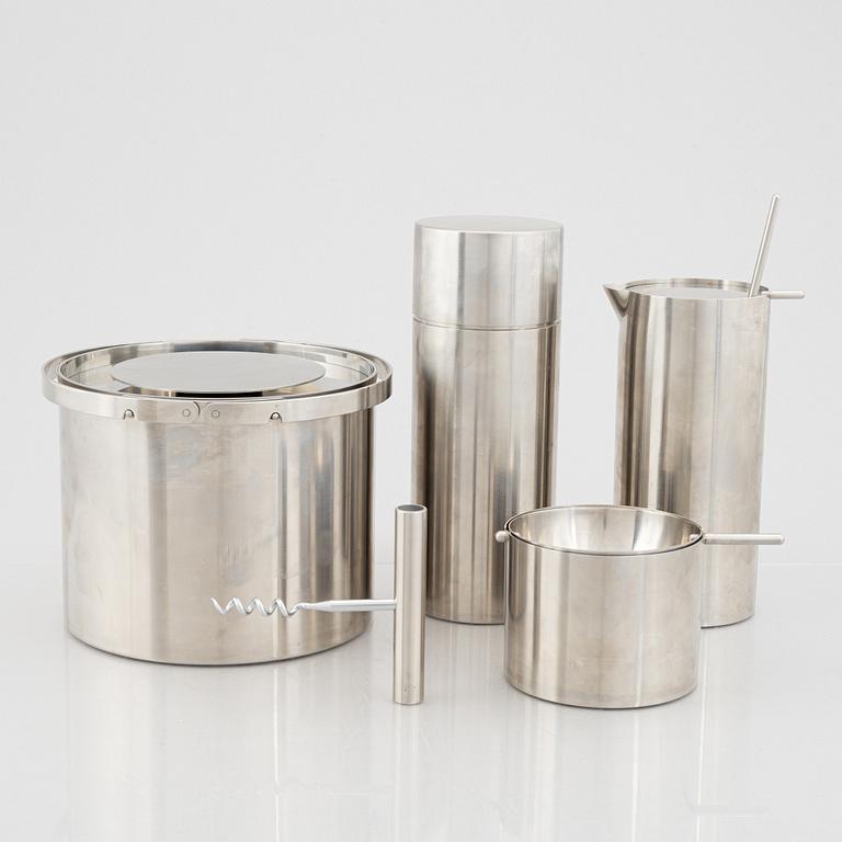 Arne Jacobsen, a 5-piece 'Cylinda Line' cocktail set, Stelton, Denmark.